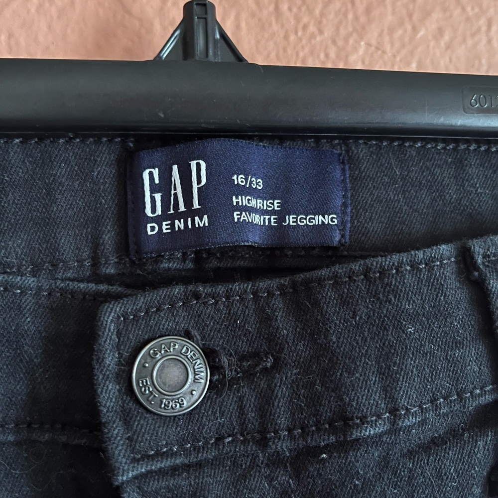 Gap Highrise favorite jegging